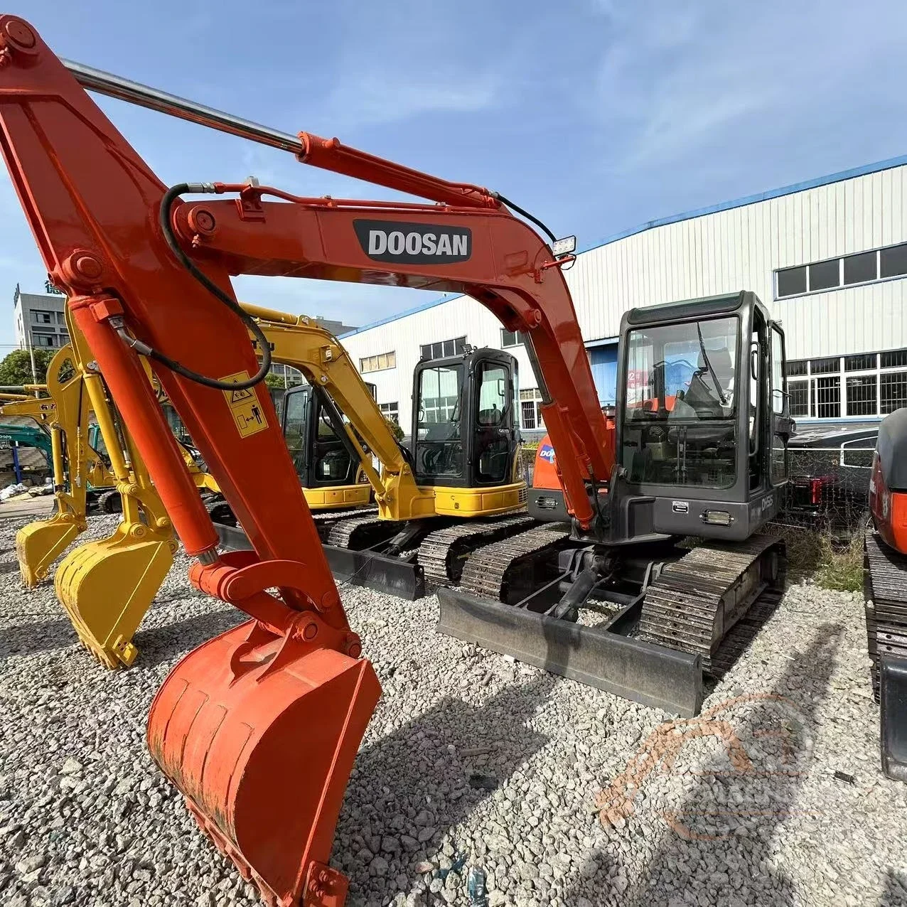 Used Doosan DH55 excavator (1)