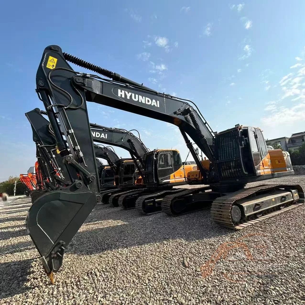 Used Hyundai 305-9T excavator (1)