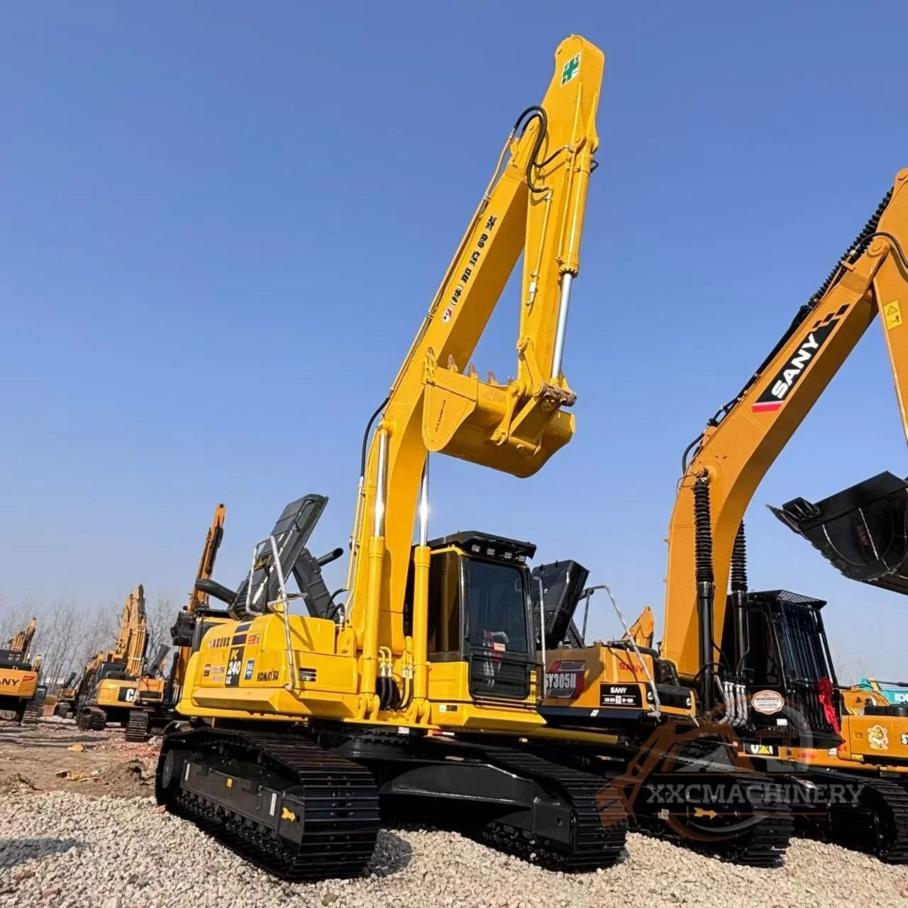 Used Komatsu PC240LC excavator (1)