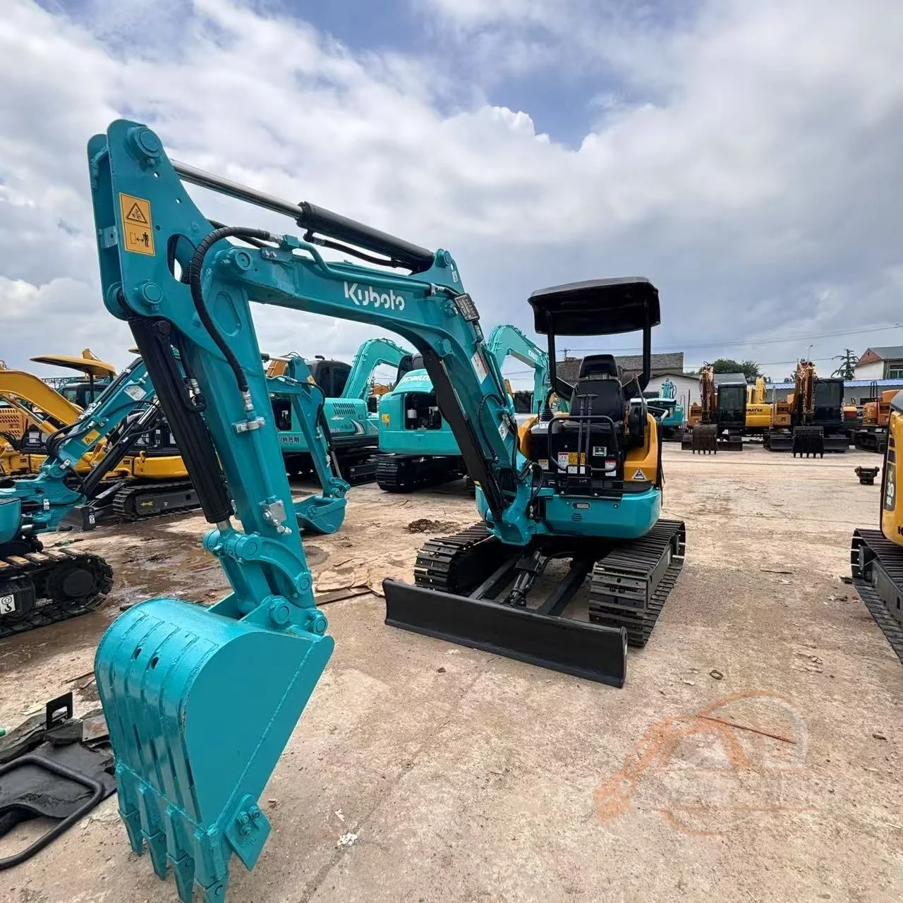 Used Kubota U-30 excavator (2)