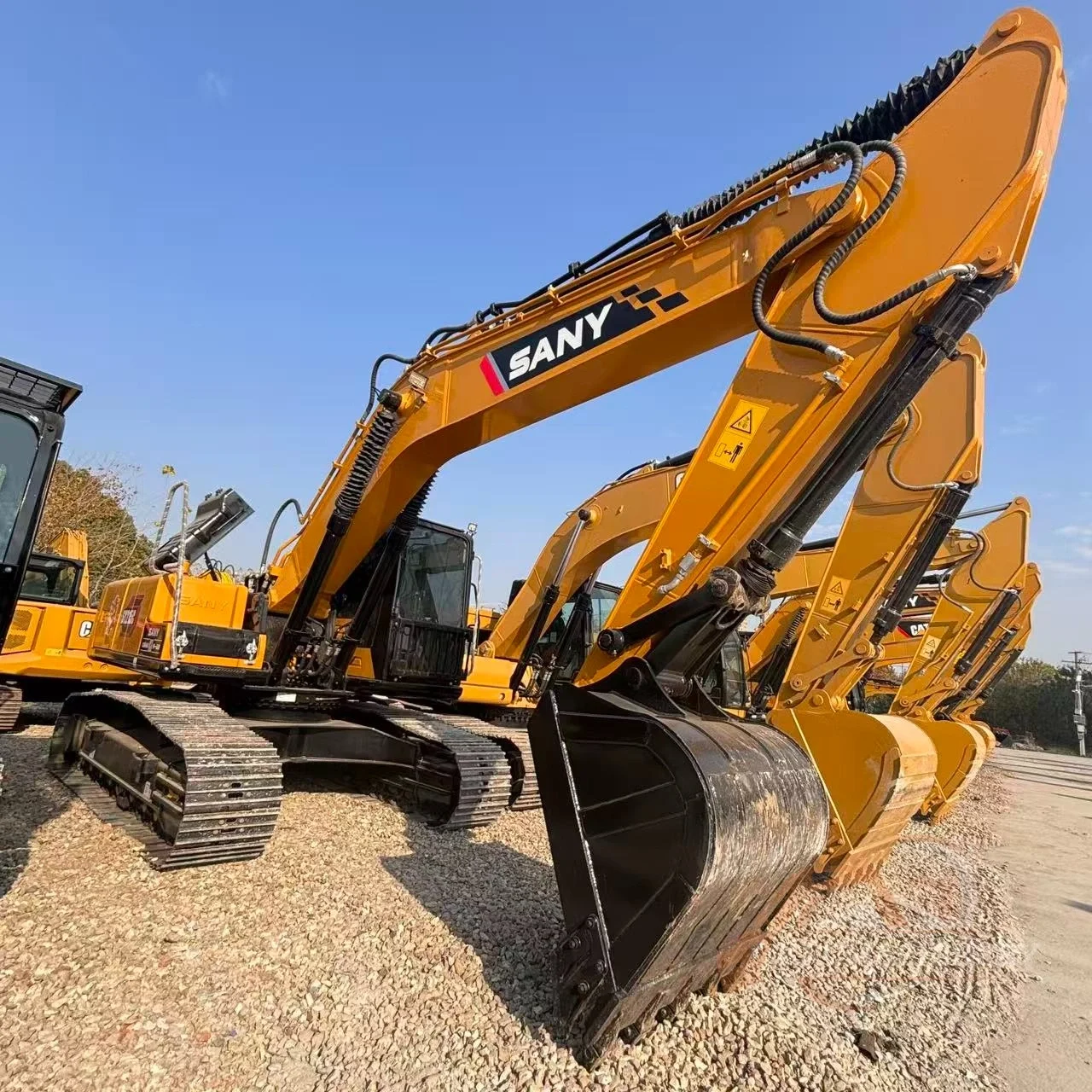 Used Sany 215C excavator 1